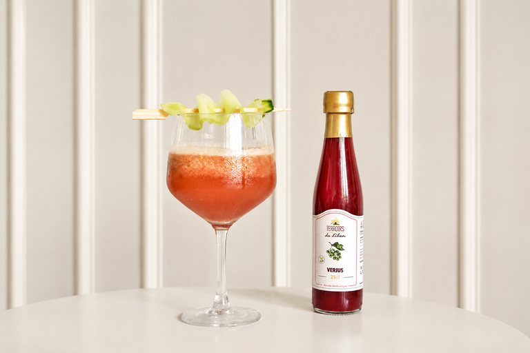 Mocktail fresco di verjus e cetriolo