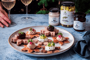 Plateau Apéritif de Noël : Toasts Festifs